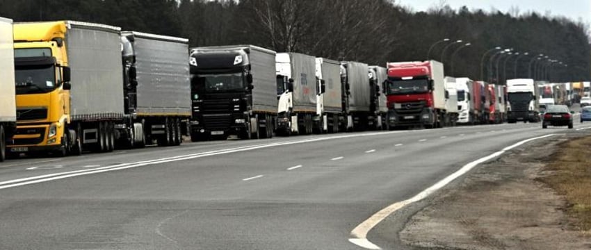 Очередь фур в Евросоюз выросла на 490 авто - Погранкомитет Беларуси