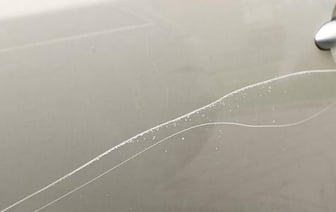 Пенсионерка царапала авто в Гродно "из зловредности"