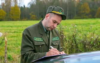 Когда лесникам можно применять оружие и задерживать белорусов? В закон внесли поправки — Официально