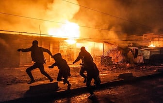 «Адский огонь» — В Найроби огненный шар поглотил жилые дома и склады — Видео