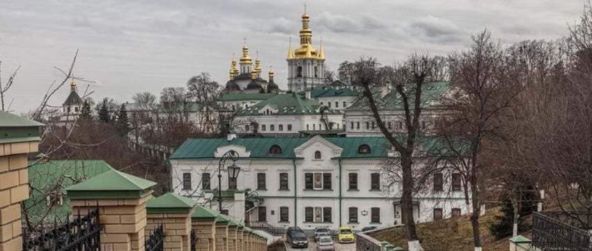 Конфликт вокруг Киево-Печерской Лавры: полиция заняла Ближние пещеры