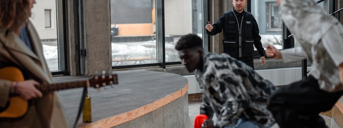 Нелегальные мигранты атаковали польских пограничников копьями и камнями