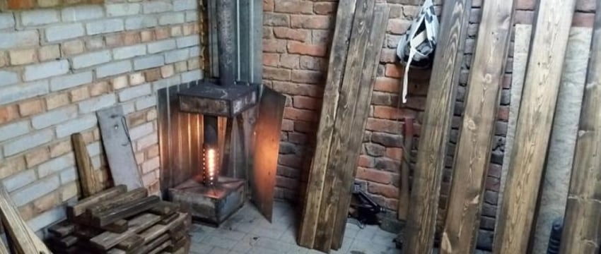 Можно ли ставить печку для обогрева в гараже, пояснили в МЧС