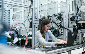 Россия в 2023 году увеличила производство компьютеров на треть