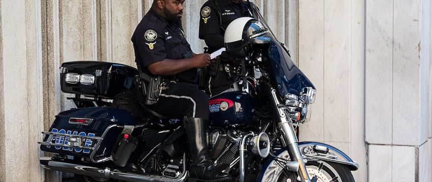 Сутенёр “поставлял” девушек на заказ, в том числе несовершеннолетнюю