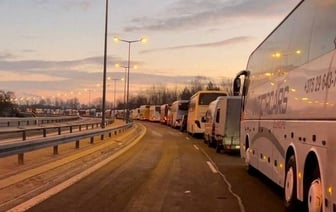 «Границу прошел за 50 часов», «в автобусах объявляли по 200 евро»: что говорят об очереди на выезде из Польши в Брест