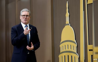 Премьер-министр Великобритании Стармер обещает сильную поддержку Украины в связи с международным дебютом.