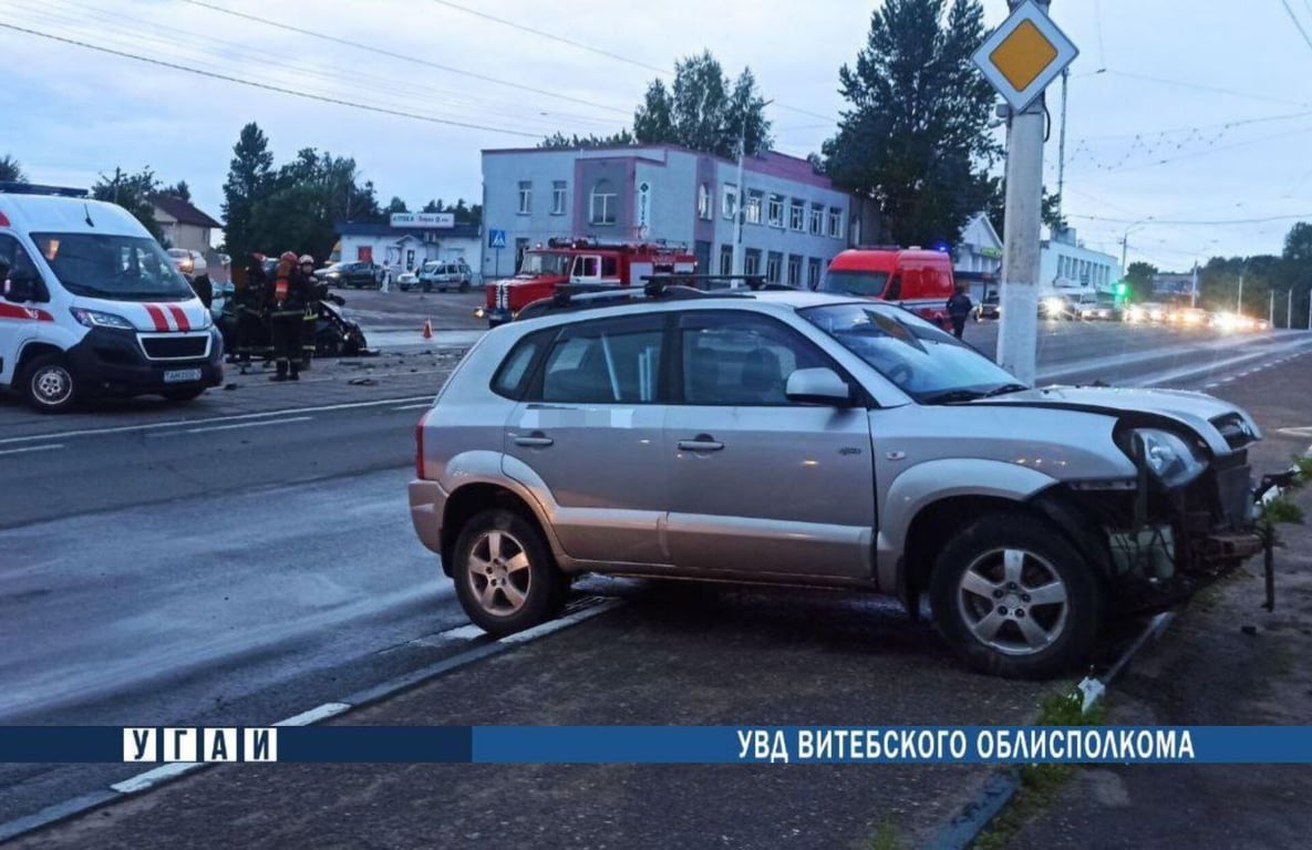 ДТП в Витебске: девушка на кроссовере против парня на BMW. Фото ГАИ