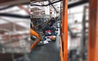 «А посуду также кидают?» — Видео сортировки посылок на китайской почте набрало 600 тыс. просмотров — Видео