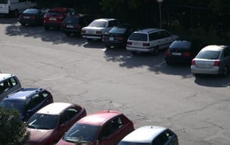 Какие вещи лучше не оставлять в салоне автомобиля в жару