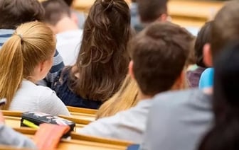 Пять выпускников получили иски на 70 000 рублей из-за распределения