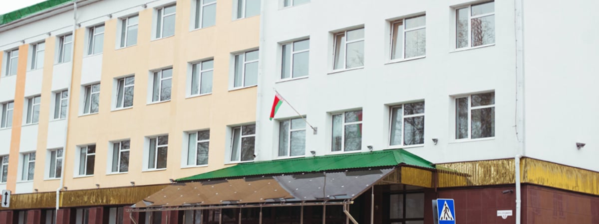 Под Добрушем директор била главбуха 2 месяца. Но судить будут не только за это