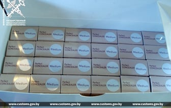 На границе обнаружили обувь и инструмент для маникюра — товары пытались нелегально ввезти в Беларусь