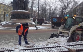 Почти 70 единиц спецтехники готовы выйти на улицы Бреста при снегопаде и гололеде
