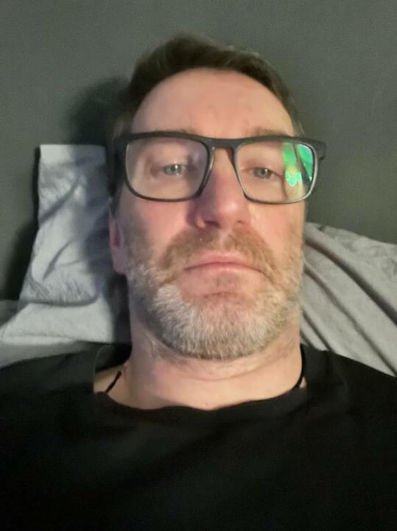 Российский пропагандист Антон Красовский в больнице. 24 декабря 2023 года. Фото: телеграм-канал пропагандиста