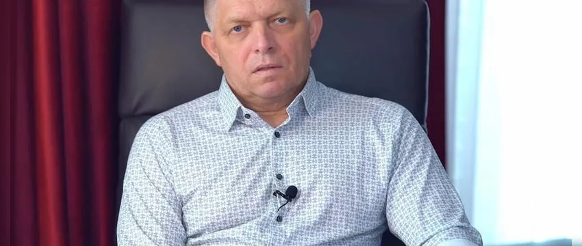 "Не испытывай ненависти": премьер-министр Словакии впервые появился на публике после покушения