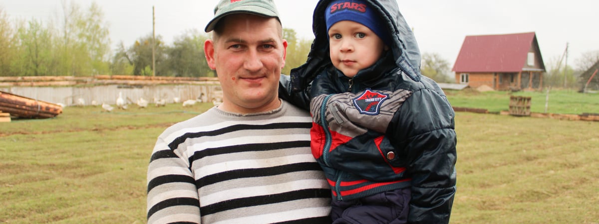 Впервые женятся в 28 лет — составили портрет среднестатистического отца в Гродненской области