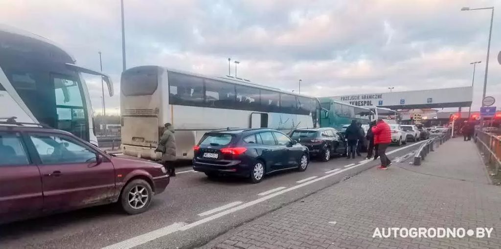 Белорус поехал в Польшу без страховки на авто: «Поляки всех разворачивают на мосту»