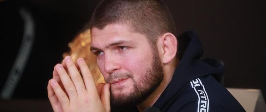 Бойца Хабиба Нурмагомедова сняли с самолета в США