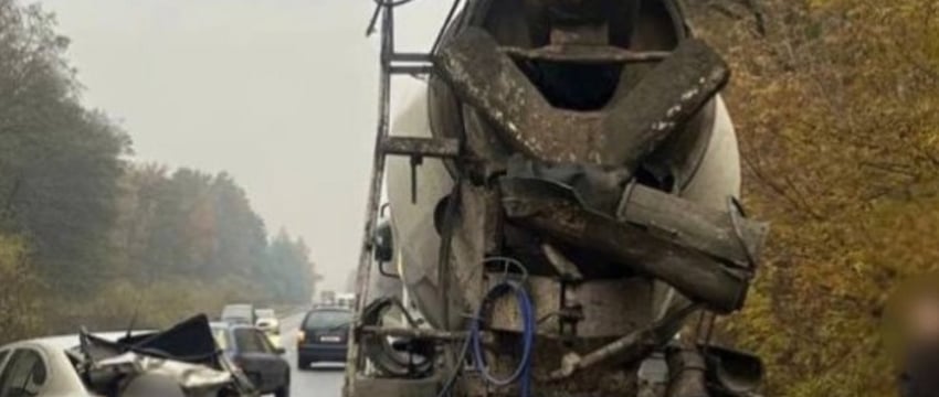 Тяжелое ДТП в Бресте: грузовик врезался в Skoda
