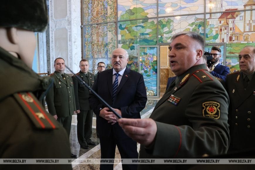 В Беларуси представили новые образцы военной формы