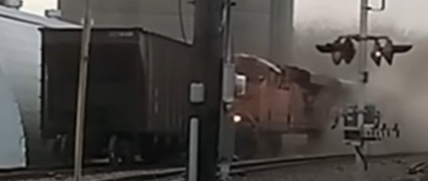 Американский подросток обвинен в намеренном спровоцировании крушения поезда на видео