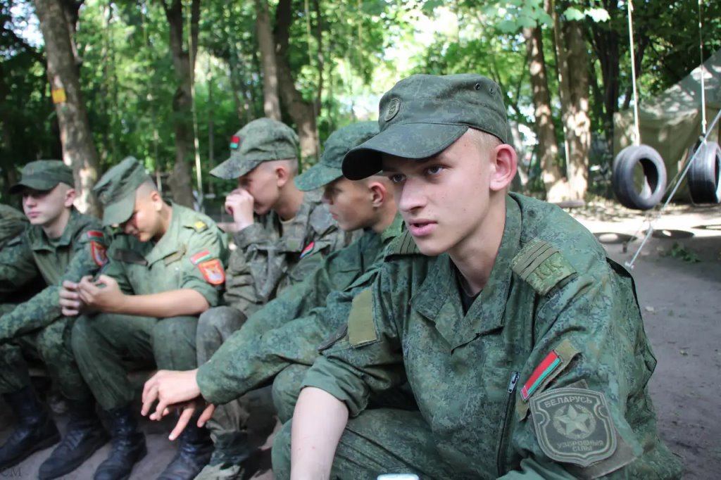 Репортаж из лагеря реконструкторов в Брестской крепости