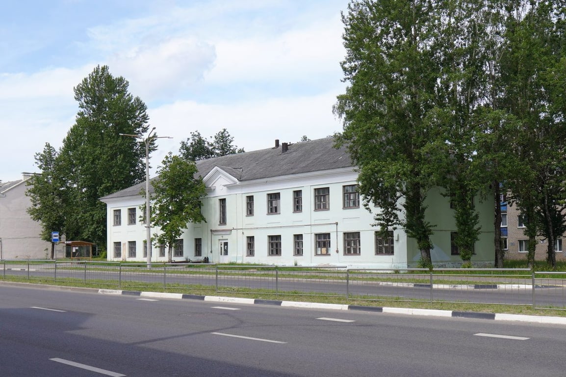 Здание поликлиники на Гагарина продали коммерсанту, он был единственным участником аукциона