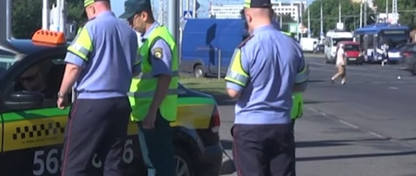 В Бресте проверили водителей такси