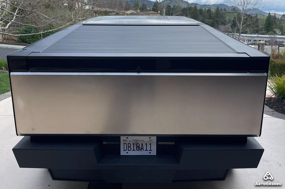 Tesla Cybertruck роллета багажника