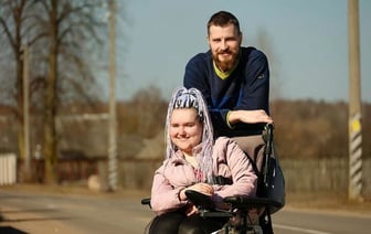 Нашла мужа, потеряла дочь и ведет блог: как в провинции живет девушка со СМА