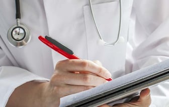 Индийско-американский врач признает себя виновным в мошенничестве в сфере здравоохранения