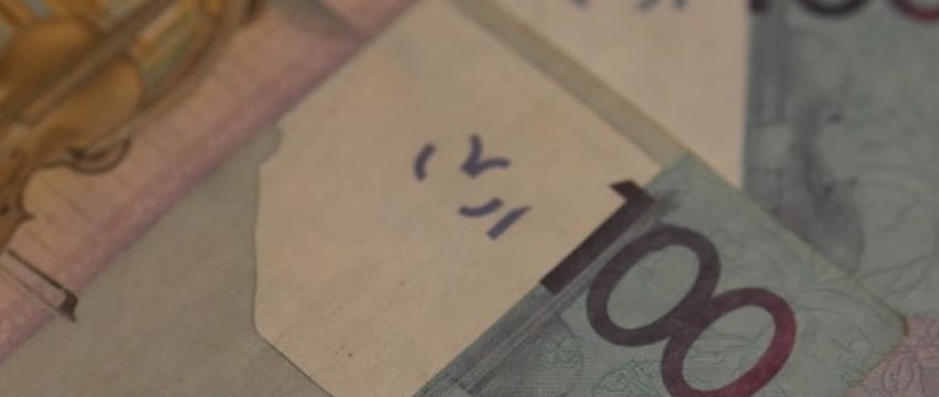 Девушка положила 150 рублей через банкомат, но они ушли другому человеку