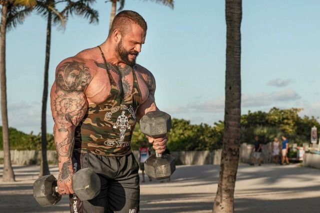 Белорусский бодибилдер умер в 36 лет. Он ел 7 раз в день на 16,5 тысяч калорий