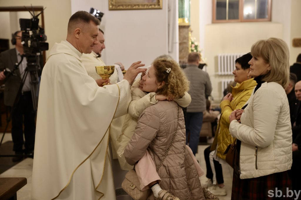 Католики Бреста отметили Пасху Христову