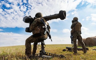 Минобороны Латвии направило мобильные группы зенитчиков и развернуло ПВО на границе с Беларусью