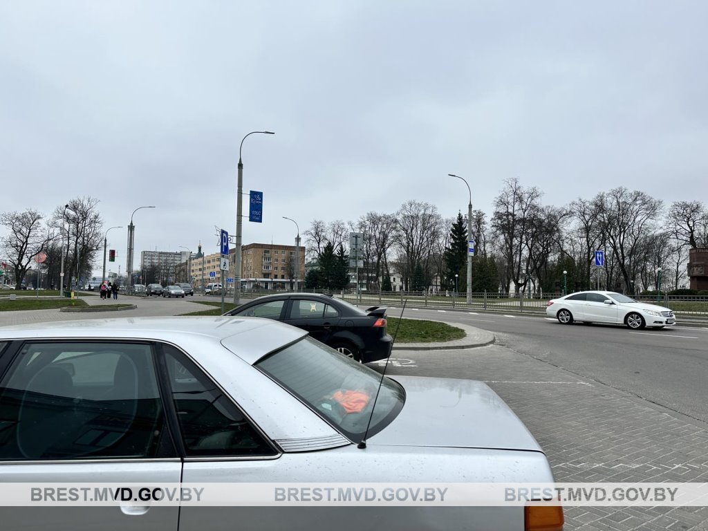 В каком случае автомобиль, оставленный на месте для инвалида, придётся забирать со штрафстоянки?