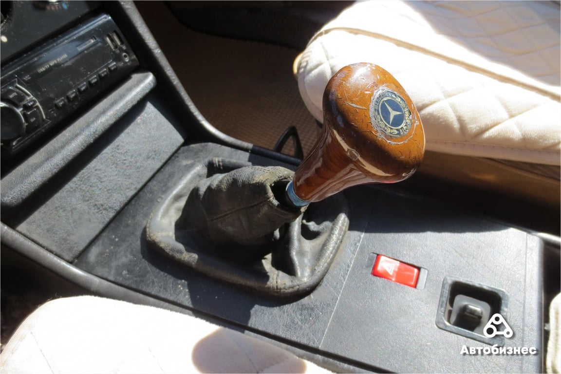 Рычаг МКП Mercedes-Benz W123