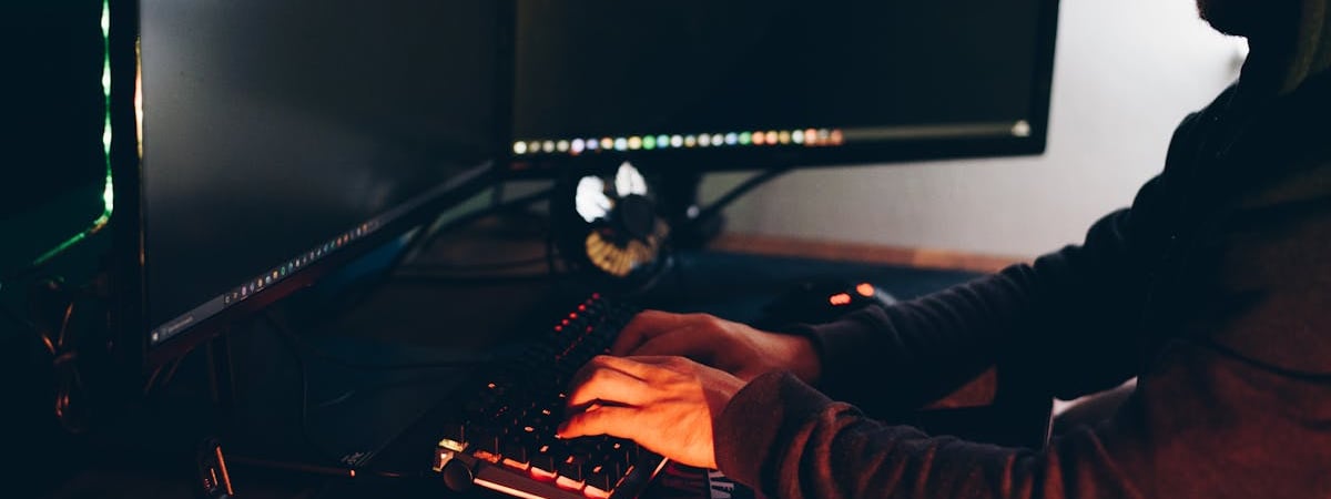 Украинские дроны ночью атаковали четыре российских НПЗ