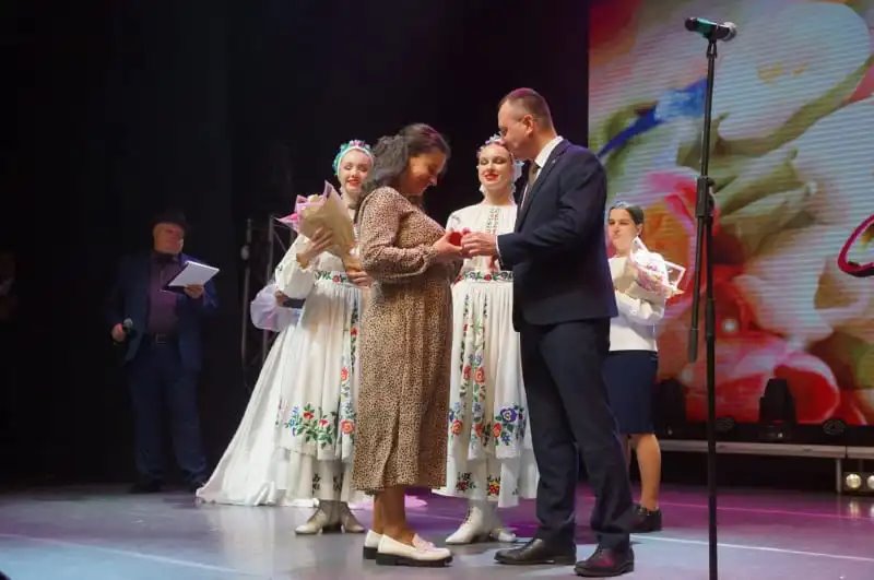 В Бресте вручили орден Матери женщинам, родившим и воспитавшим пятерых и более детей