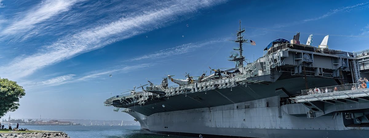 Британский корабль отразил ракетную атаку хуситов в Аденском заливе