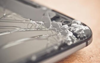 Брестчанка отдала в ремонт смартфоны, но не получила их обратно. Что случилось?