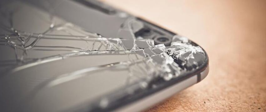 Брестчанка отдала в ремонт смартфоны, но не получила их обратно. Что случилось?