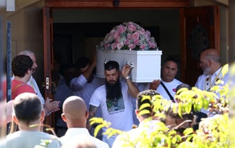 "Она была полна любви": родители оплакивают 9-летнюю дочь, убитую в результате поножовщины в Великобритании.