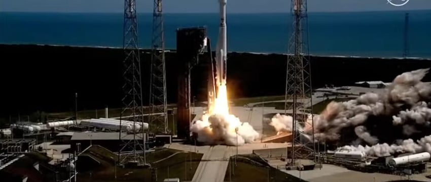 Сунита Уильямс пишет историю, отправляясь в космос на борту Starliner