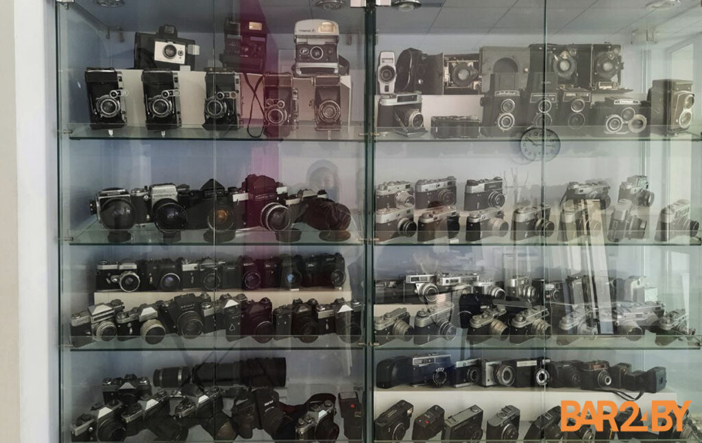 «Фотоаппарат или «Москвич»? Конечно, фотоаппарат!». Коллекцию из старой фототехники собрал житель Барановичей