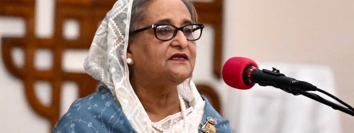 Покинувшая страну экс-премьер Бангладеш может попросить убежище в Беларуси