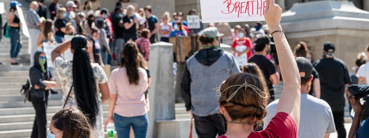 Головченко пообещал белорусам рост зарплат на 4,7% в 2025 году. А какую инфляцию?