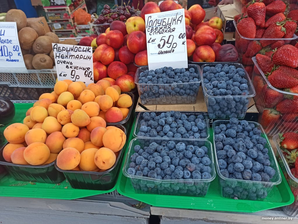 Брестская клубника на Комаровке в Минске. Что по цене?