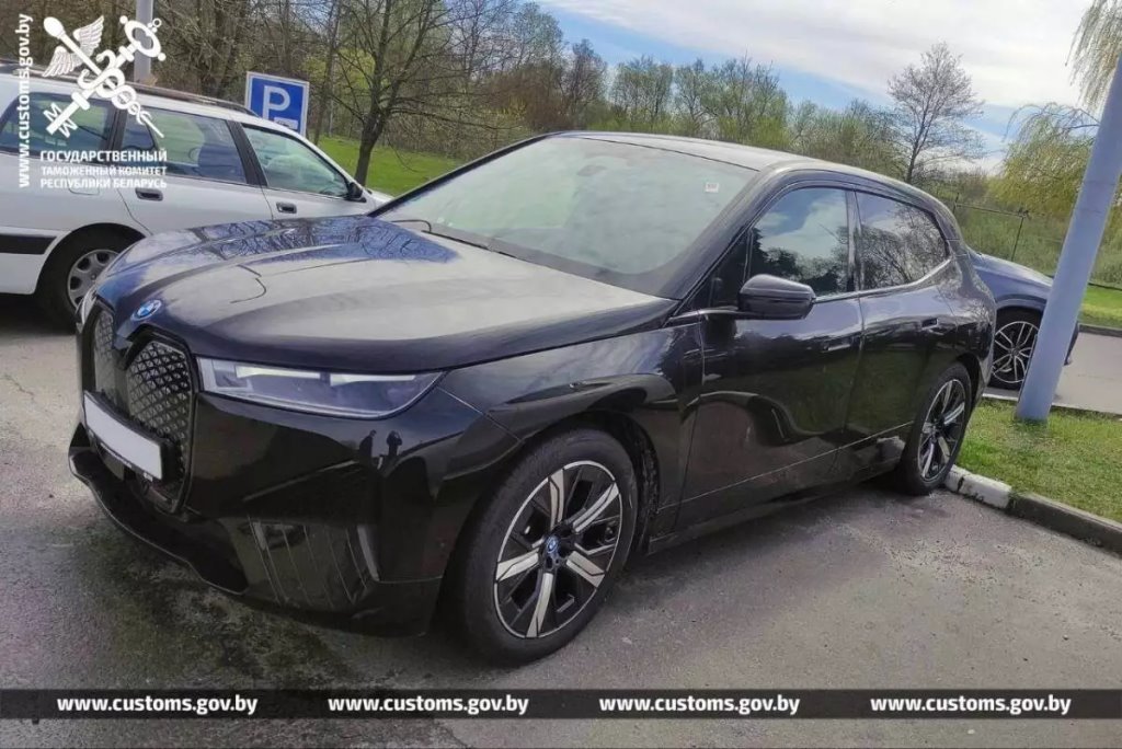 Четыре люксовых автомобиля по заниженной стоимости везли в Беларусь из Польши